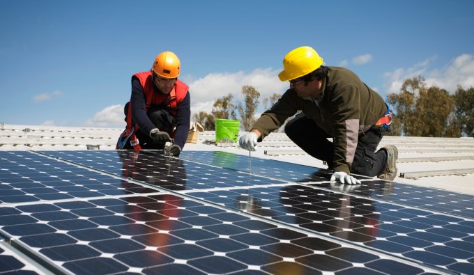 Ce împiedică dezvoltarea sectorului de energie solară?