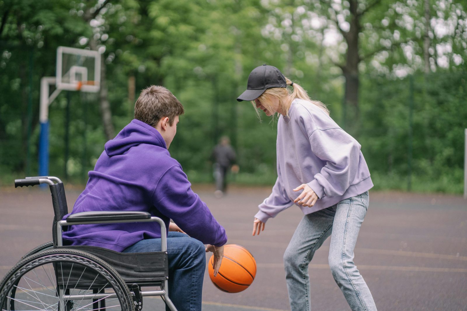 România are acces la 2 miliarde de euro pentru incluziune socială. Vezi cum vor fi folosiți banii și ce impact vor avea asupra comunităților vulnerabile.