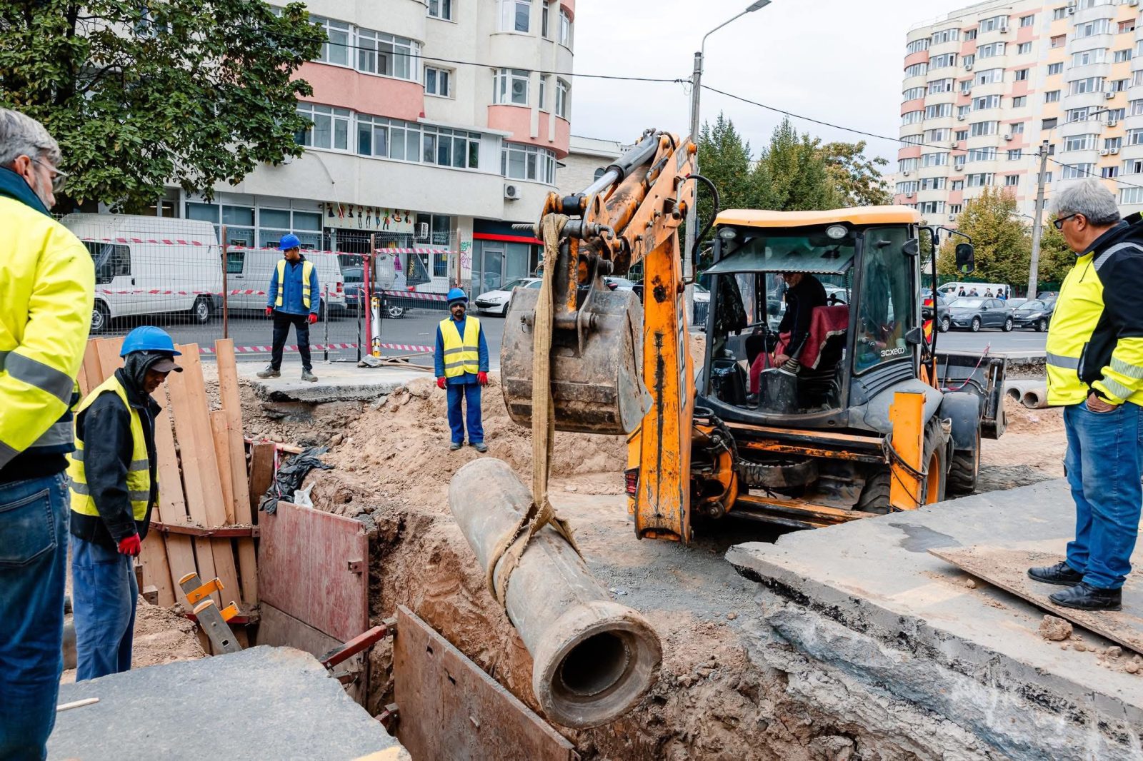 Orașele României modernizează sistemele de termoficare cu tehnologii inteligente, senzori IoT și surse verzi. Vezi cum arată viitorul energiei termice.