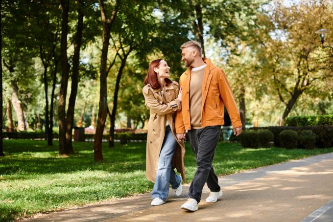 Doar 20 de minute în natură pot reduce stresul și anxietatea. Descoperă cum aerul liber îți poate reface echilibrul mental și emoțional.