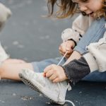 „Împreună reușim – Încalță un copil de Crăciun”: campania care aduce zâmbete copiilor din mediul rural