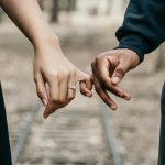 Schimbul surprinzător dintre bani și frumusețe în căsătorie: ce arată un studiu pe 3.744 de cupluri