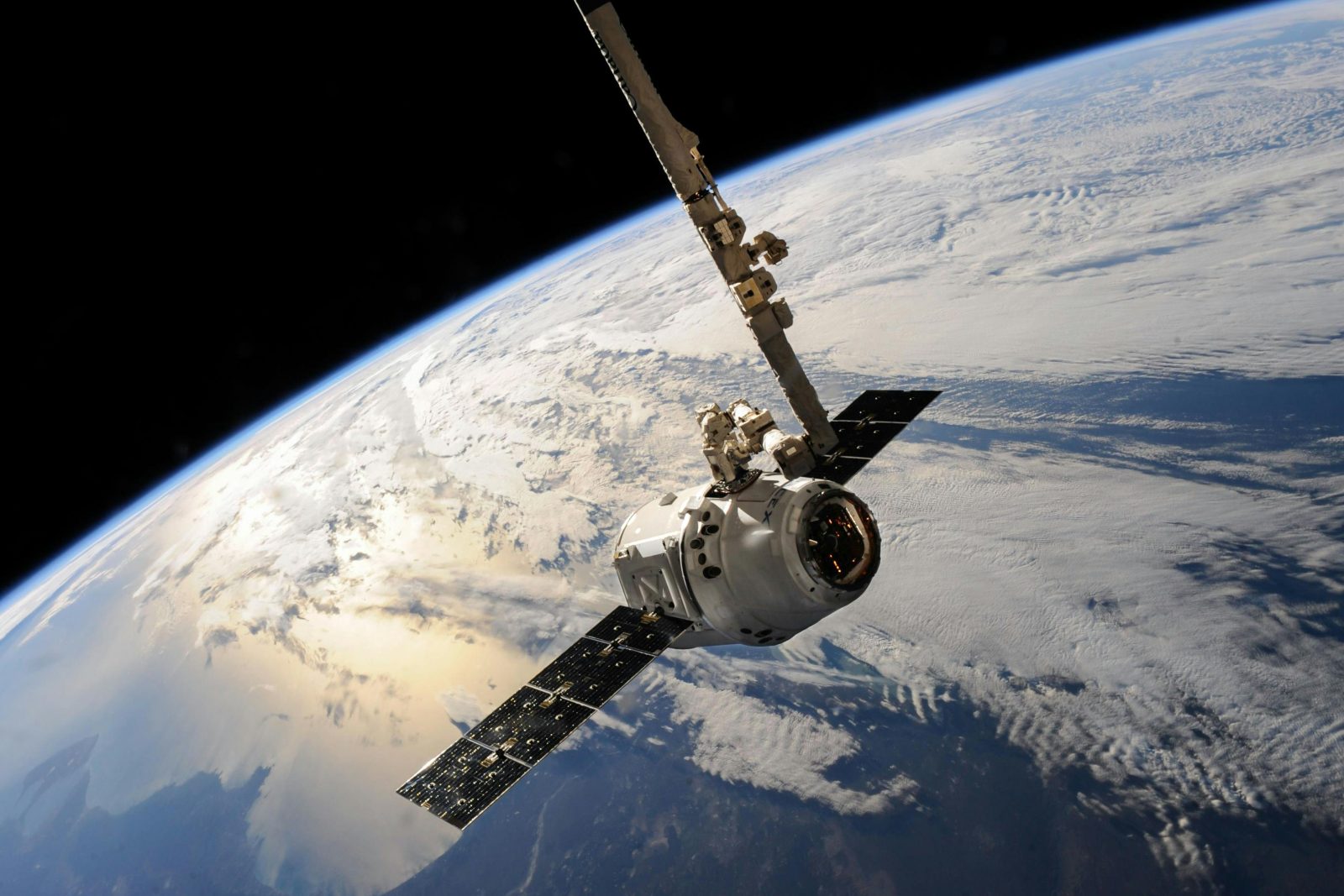 China și NASA, o cooperare rară pentru prevenirea unei crize pe orbită: ce s-a întâmplat