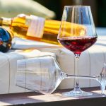De fapt, cât de sănătos este un pahar de vin zilnic?