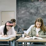 Gramatica și aritmetica revin în liceu: Ministerul Educației introduce experimente în noua programă școlară