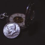 Argintul explodează pe pieţe: preţ record în 2025 pe fondul deficitului de ofertă