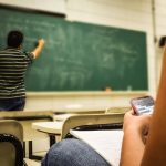 Guvernul răsplătește elevii cu media 10 la Evaluarea Națională și Bacalaureat: ce sume vor primi