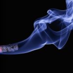 Parlamentarii propun un proiect de lege antifumat mai strict pentru minori: ce riscă cei care nu se conformează