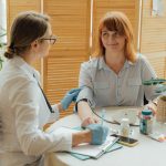 Românii ar putea avea dreptul la o a doua opinie medicală plătită de stat: ce prevede proiectul de lege