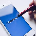Facebook: ce s-ar putea să nu ştii despre reţeaua care ne ţine conectaţi