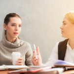 Cum să devii mai convingător: puterea gesturilor simple în comunicare
