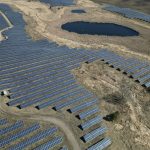 Energia verde bate recordul: fermele solare și parcurile eoliene au produs mai multă energie decât centralele pe cărbune