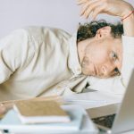 Pe măsură ce rolurile de sustenabilitate devin mai greu de gestionat în 2026, riscul de burnout crește