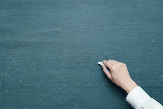 Ministerul Educației introduce două opționale noi pentru elevii de gimnaziu: cursuri de competențe digitale și sociale