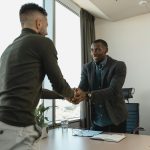 AI-ul care ajută angajatorii să găsească mai rapid imigranți cu competențe cheie