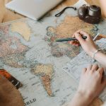 Cum percep oamenii din întreaga lume viitorul în 2026: optimism în Sudul Global versus scepticism în Europa și America de Nord