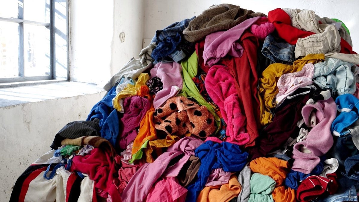 Fast Fashion: Moda ieftină care distruge planeta