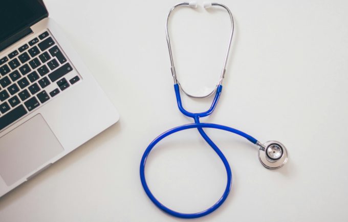 Dosarul medical intră în era digitală: pacienții vor putea consulta online analizele și investigațiile