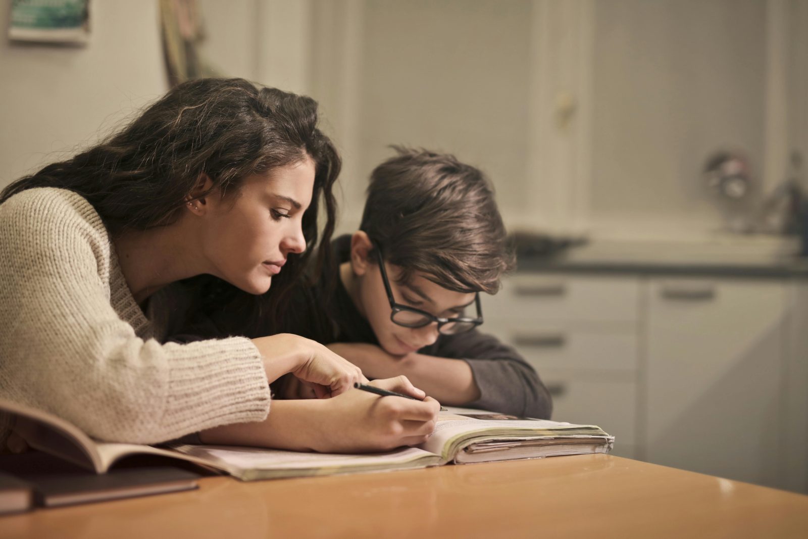 Pregătire fără costuri pentru examenele naționale: unde pot face elevii meditații gratuite