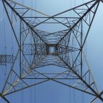 Electricitate nu înseamnă automat progres: de ce accesul la aparate accesibile este cheia echității energetice în Africa