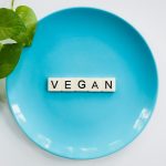 Alimentația vegană la copiii mici, analizată într-un nou studiu. Ce impact are în primii ani de viață