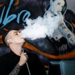 Țigările electronice și cele cu tutun încălzit pot avea un nivel similar de toxicitate cu țigările clasice, avertizează INSP