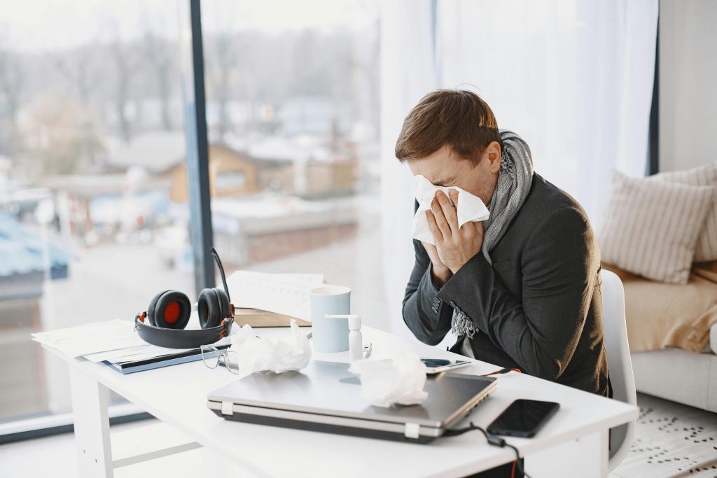 Studiu: Alergiile respiratorii și astmul pot fi prevenite prin expunerea la anumiți microbi
