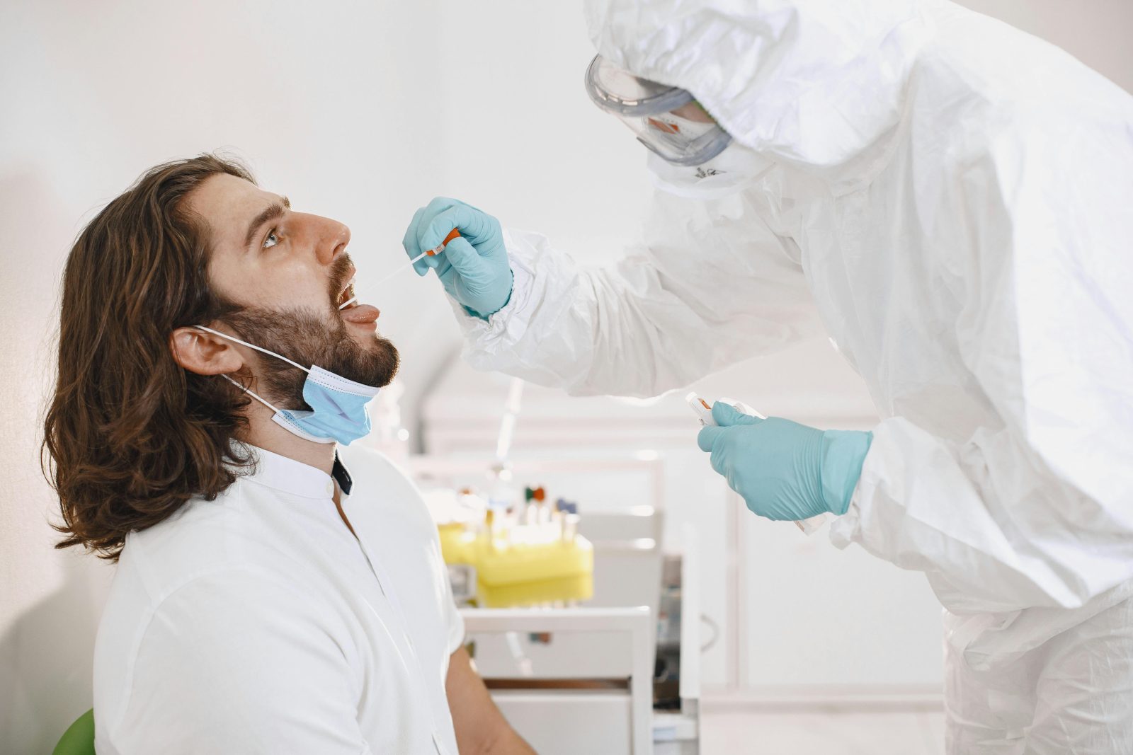 Un test rapid pe bază de salivă, dezvoltat în Australia, ar putea ajuta la depistarea timpurie a unor tipuri de cancer