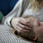 Medicii avertizează: Crizele epileptice de absență la copii pot fi confundate cu plictiseala