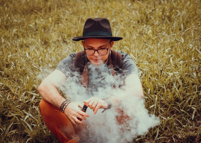 Vapingul, sub semnul întrebării: studiu nou indică acumularea de metale toxice în plămâni