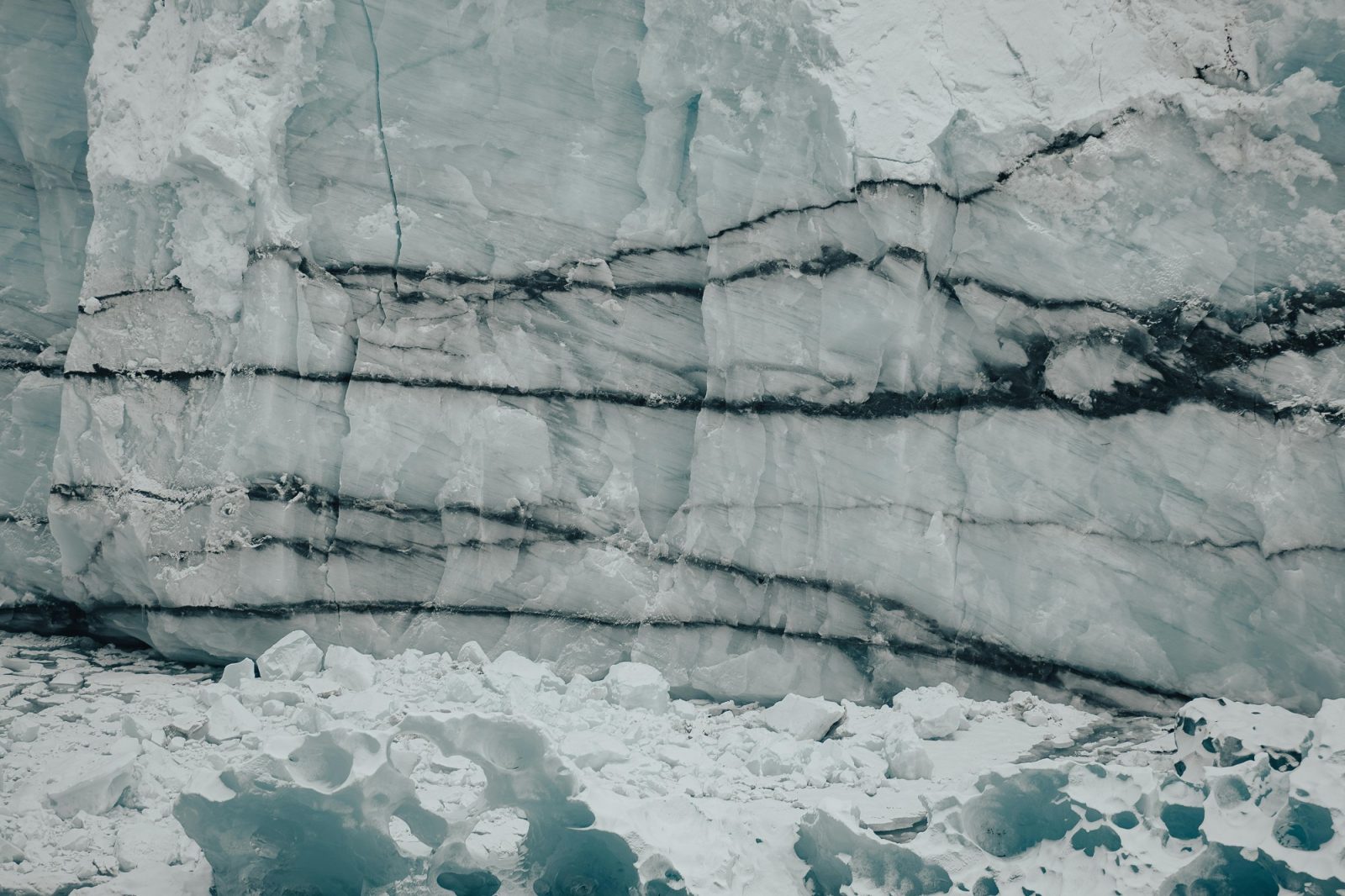 Studiu: Dezghețul accelerat din Arctica eliberează carbon vechi de mii de ani în râuri și oceane