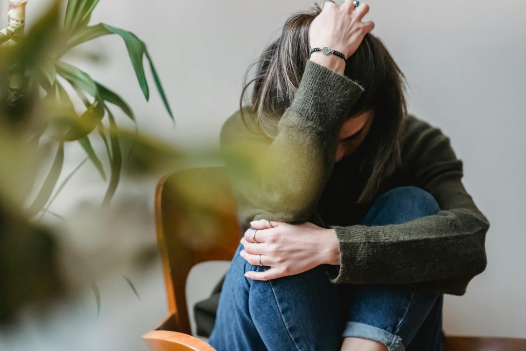 Anxietate: cum o recunoști și ce poți face pentru a te simți mai bine