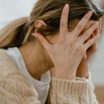 Anxietate: cum o recunoști și ce poți face pentru a te simți mai bine