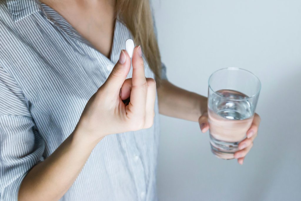 Un medicament folosit pentru colesterol ar putea încetini procesul de îmbătrânire, sugerează un nou studiu
