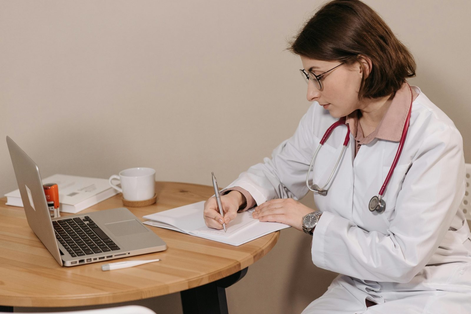 Ficatul care se îmbolnăvește în tăcere. Semnele ignorate și obiceiurile care îl afectează zilnic