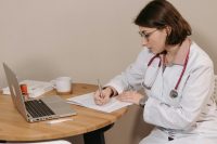 Ficatul care se îmbolnăvește în tăcere. Semnele ignorate și obiceiurile care îl afectează zilnic