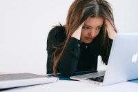 Remedii naturale pentru stres și anxietate: ce funcționează și cum le folosești corect