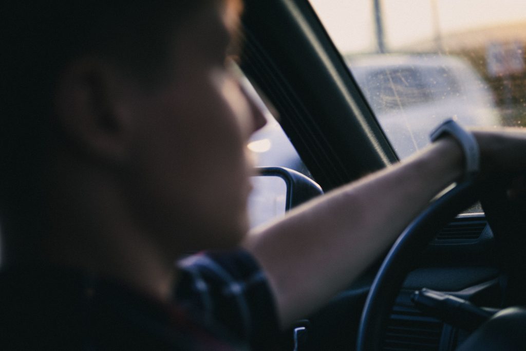 Campania „FII TREAZ LA VOLAN!” revine în 2026. Inițiativa care atrage atenția asupra distragerii atenției în trafic ajunge la ediția a XI-a