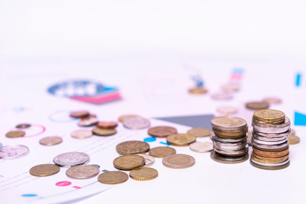 Cum poți economisi mai ușor într-o perioadă cu prețuri tot mai mari. Obiceiurile care îți pot proteja bugetul