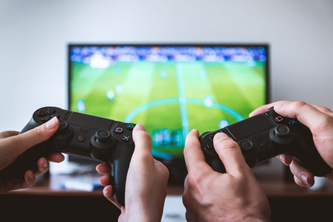 Nu numărul de ore petrecute în jocuri video este adevărata problemă. Studiul care schimbă perspectiva asupra adolescenților