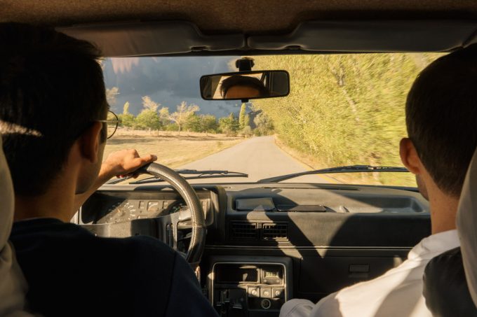 Campania „FII TREAZ LA VOLAN!” revine în 2026. Inițiativa care atrage atenția asupra distragerii atenției în trafic ajunge la ediția a XI-a