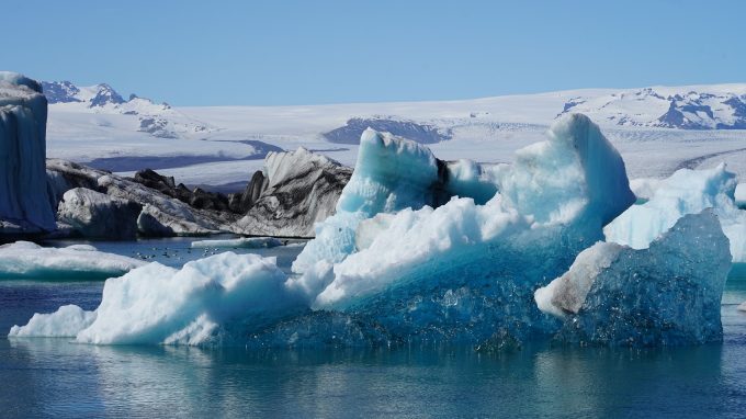 Dezghețarea accelerată a Arcticii eliberează carbon vechi de mii de ani. Ce au descoperit cercetătorii