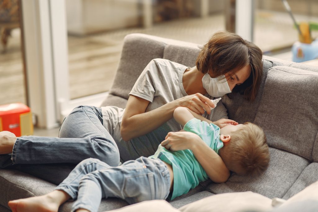 Când trebuie dus la spital un copil răcit? Semnul pe care părinții nu ar trebui să-l ignore