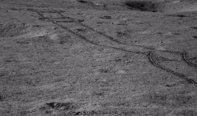 China a descoperit două minerale noi pe Lună. Au fost găsite în mostre aduse de sonda Chang’e-5