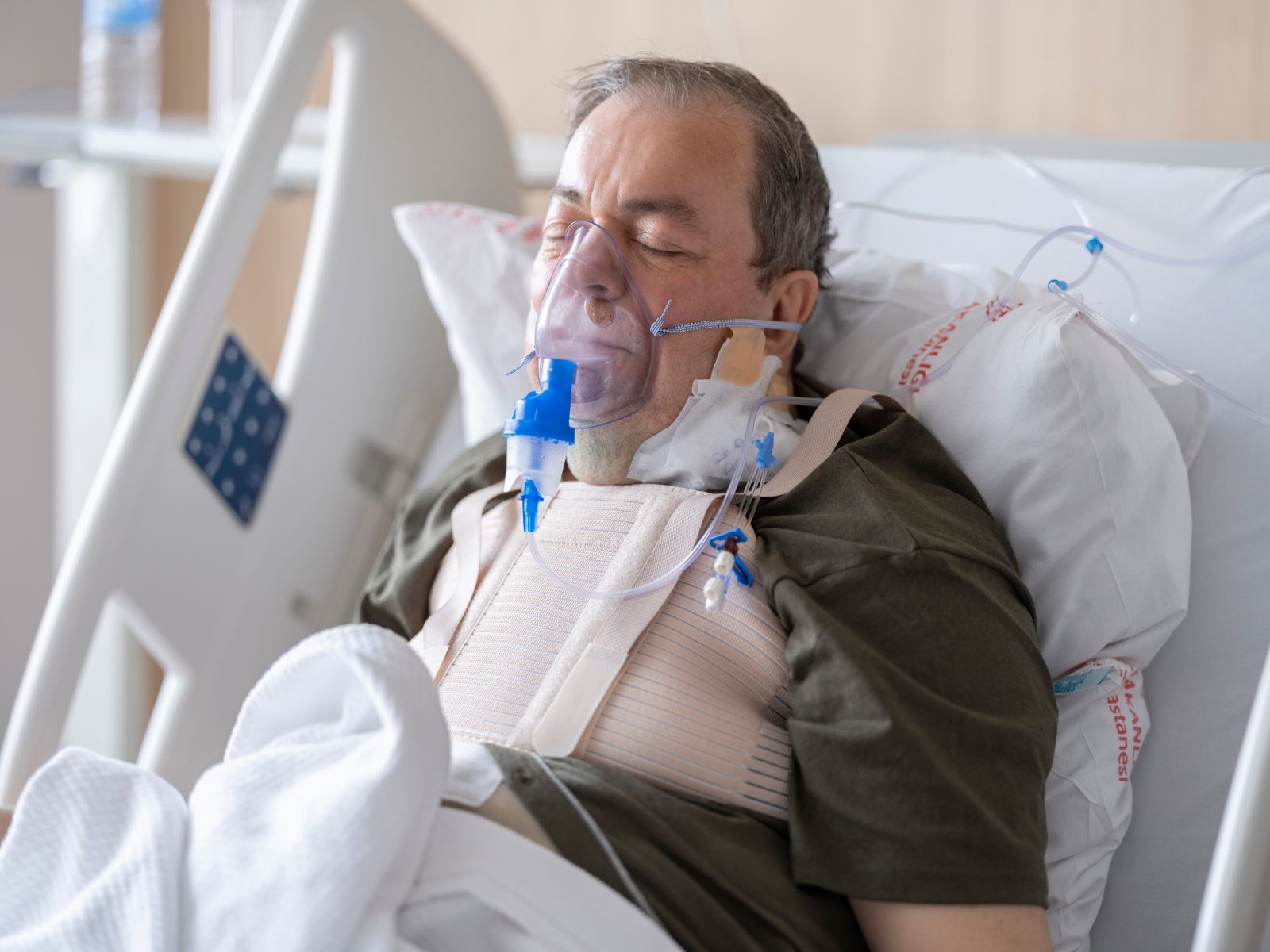Infarctul ar putea fi diagnosticat diferit la femei și bărbați. Ce schimbă noile recomandări ale cardiologilor
