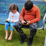 Telefoanele în școli, din nou în centrul dezbaterii. Ce schimbare legislativă se cere în România