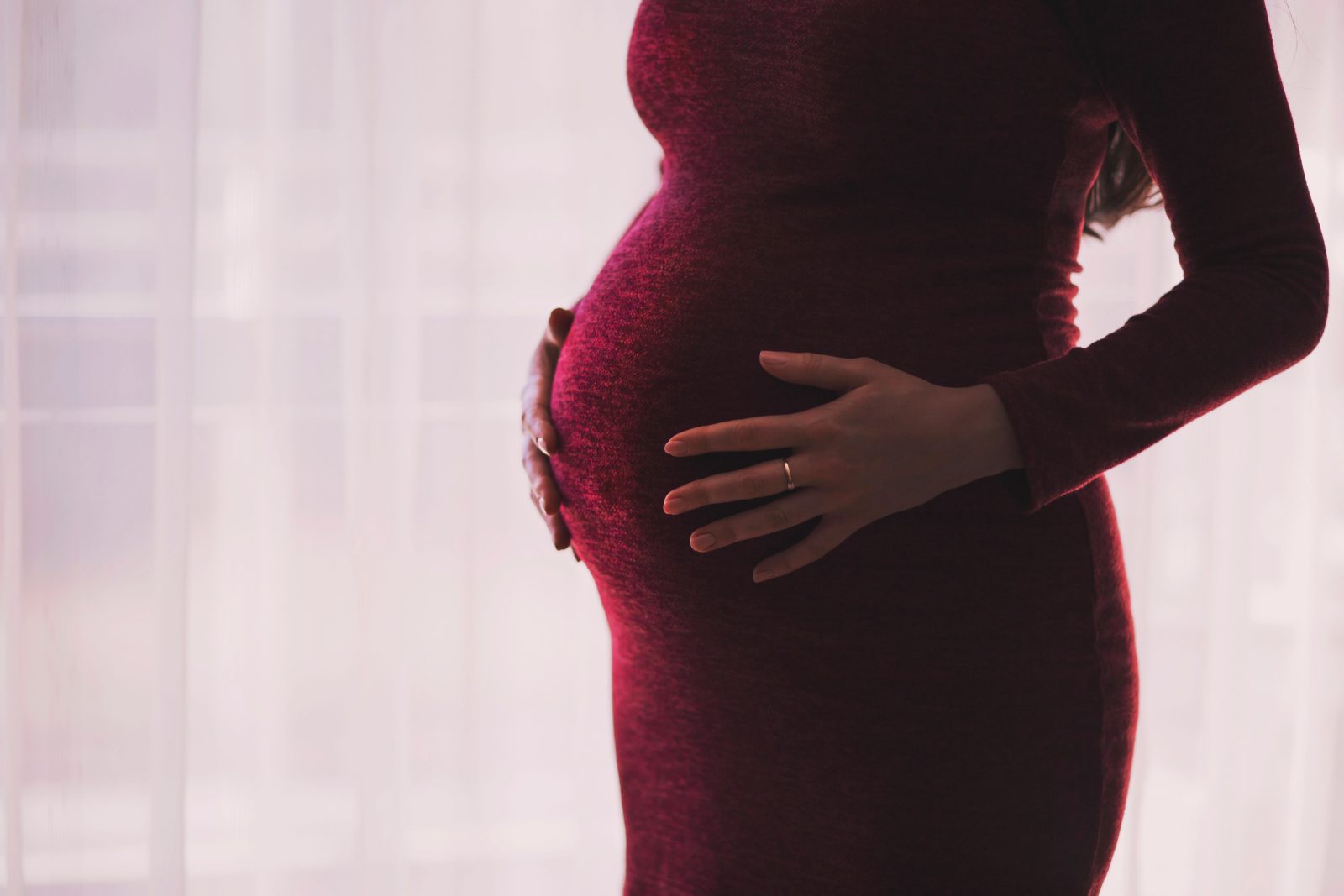 Paracetamolul în sarcină, asociat cu diferențe ale organelor reproductive la fetițe. Ce arată un nou studiu