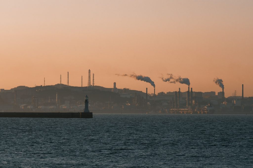 Poluarea aerului, asociată cu un risc mai mare de suicid. Ce arată o nouă meta-analiză