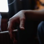 Românii sunt cei mai expuși la fumatul pasiv din Europa. Doar 38% nu sunt afectați la locul de muncă