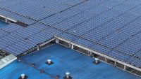 Parcările mall-urilor și supermarketurilor ar putea produce energie solară. Ce prevede propunerea